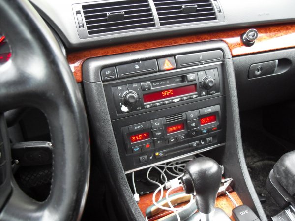 Ремонт магнитолы на Audi A4 B6 Chorus Safe